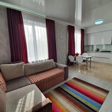 Lux New Apartment 2019 คาร์คิฟ ภายนอก รูปภาพ