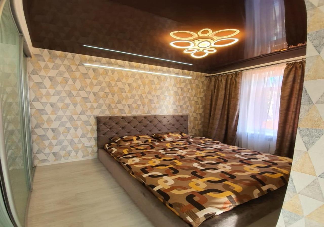 Lux New Apartment 2019 คาร์คิฟ ภายนอก รูปภาพ