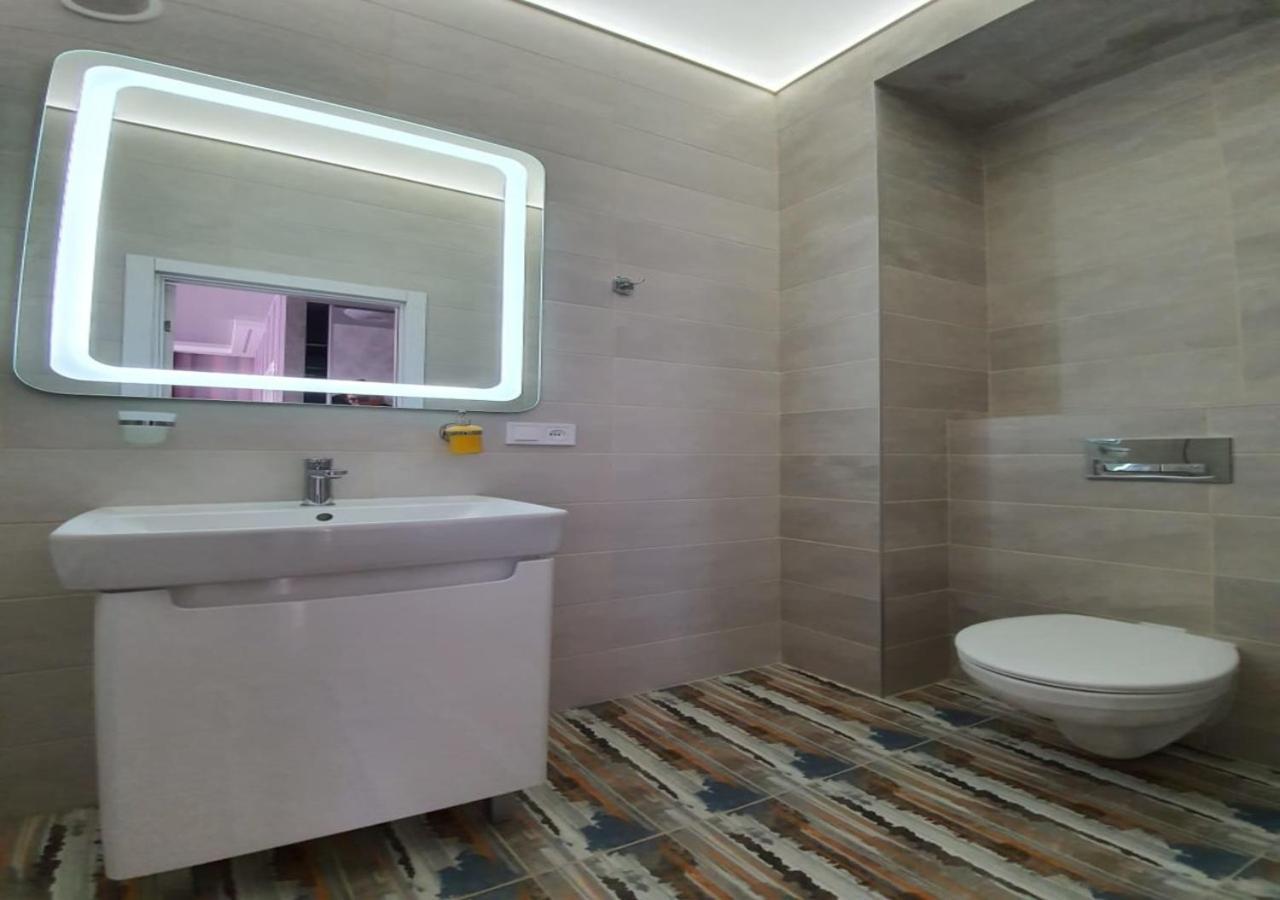 Lux New Apartment 2019 คาร์คิฟ ภายนอก รูปภาพ